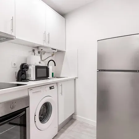 Apartment Altido Elegant Moments From Carmo Convent, In Bairro Alto Lissabon