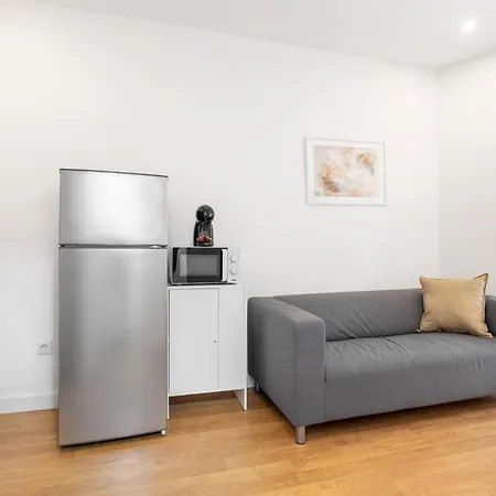 Apartment Altido Elegant Moments From Carmo Convent, In Bairro Alto Lissabon