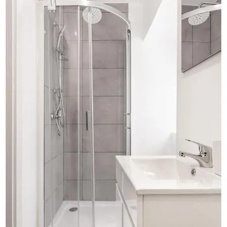 Apartment Altido Elegant Moments From Carmo Convent, In Bairro Alto Lissabon